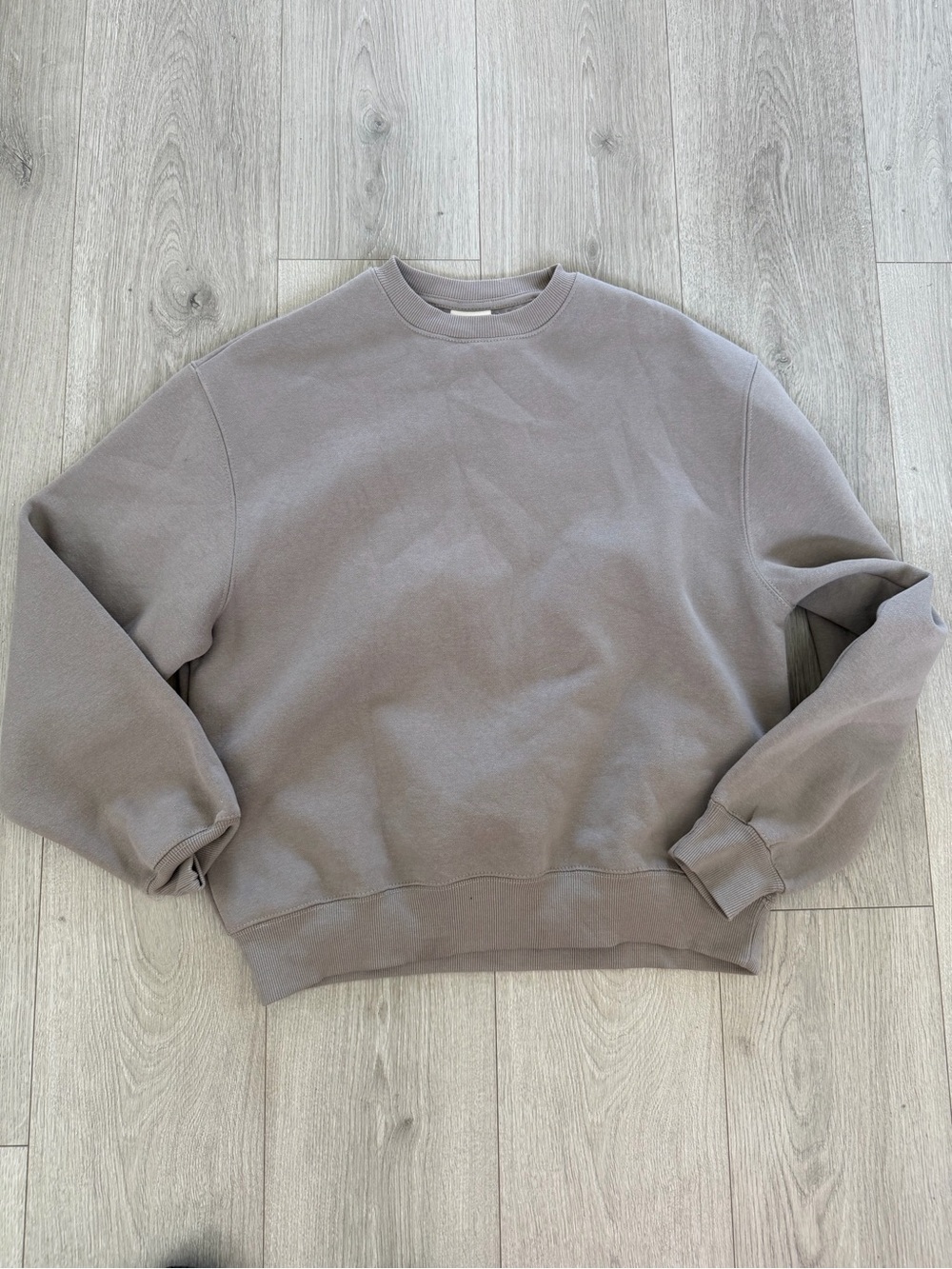 Pull&Bear Men's Crewneck Sweatshirt in Taupe Gray